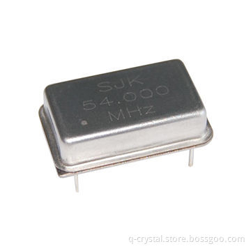 Quartz crystal oscillator, DIP14 metal package, 8.448MHz frequency, 5.0V operating voltage